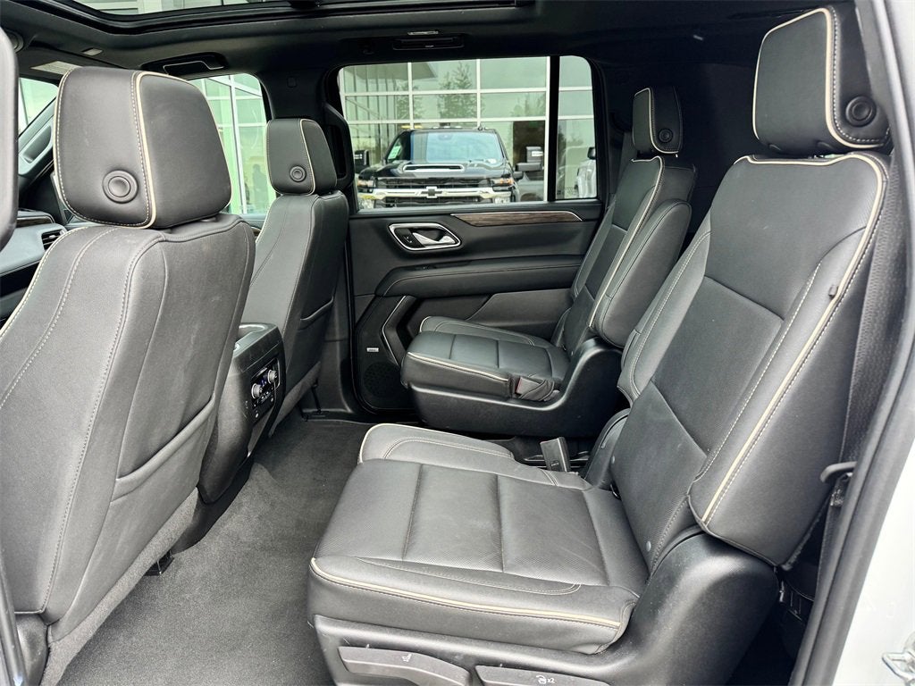 2023 Chevrolet Suburban Base