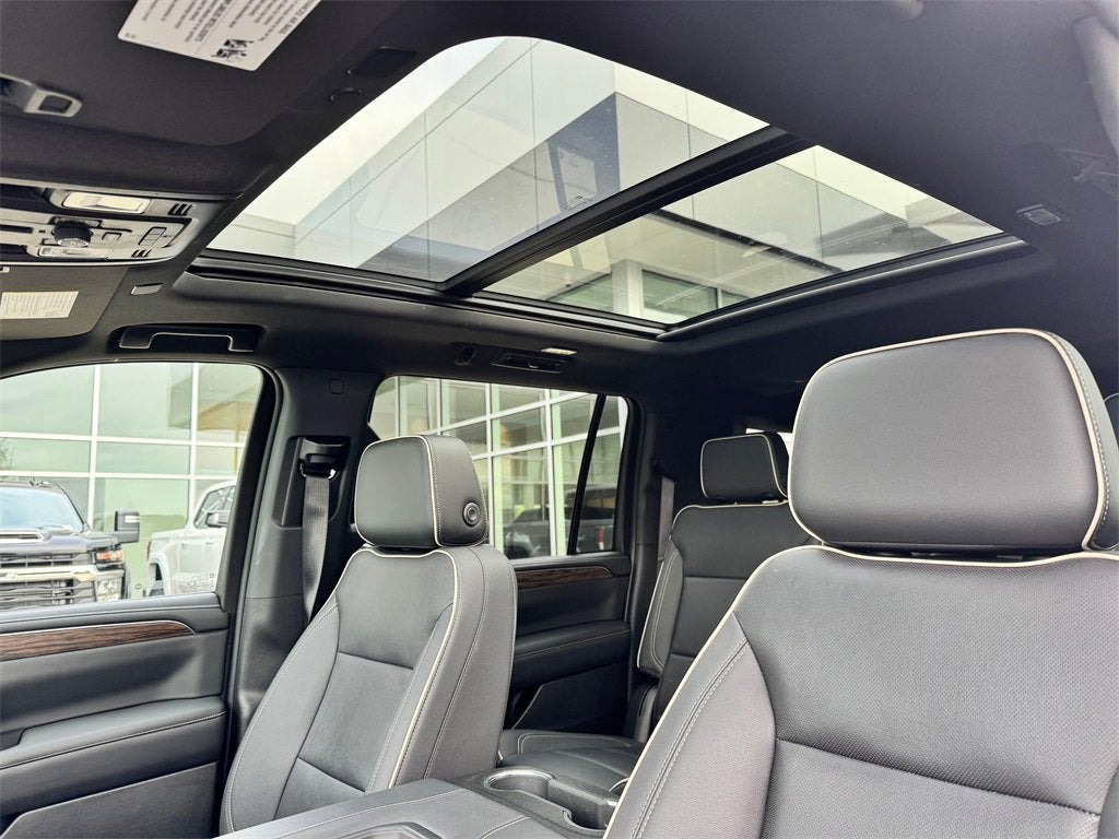 2023 Chevrolet Suburban Base