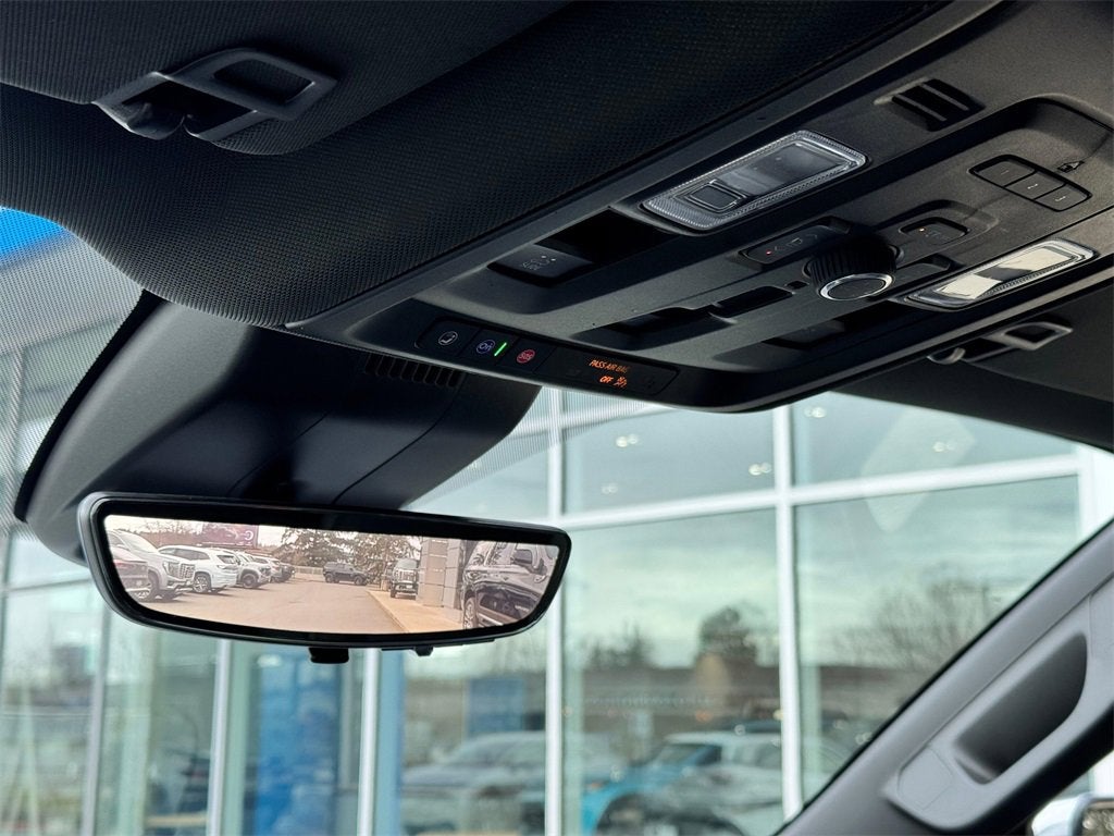 2023 Chevrolet Suburban Base