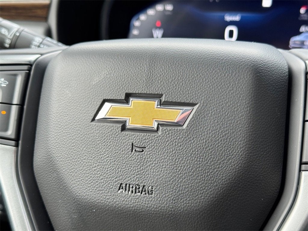 2023 Chevrolet Suburban Base