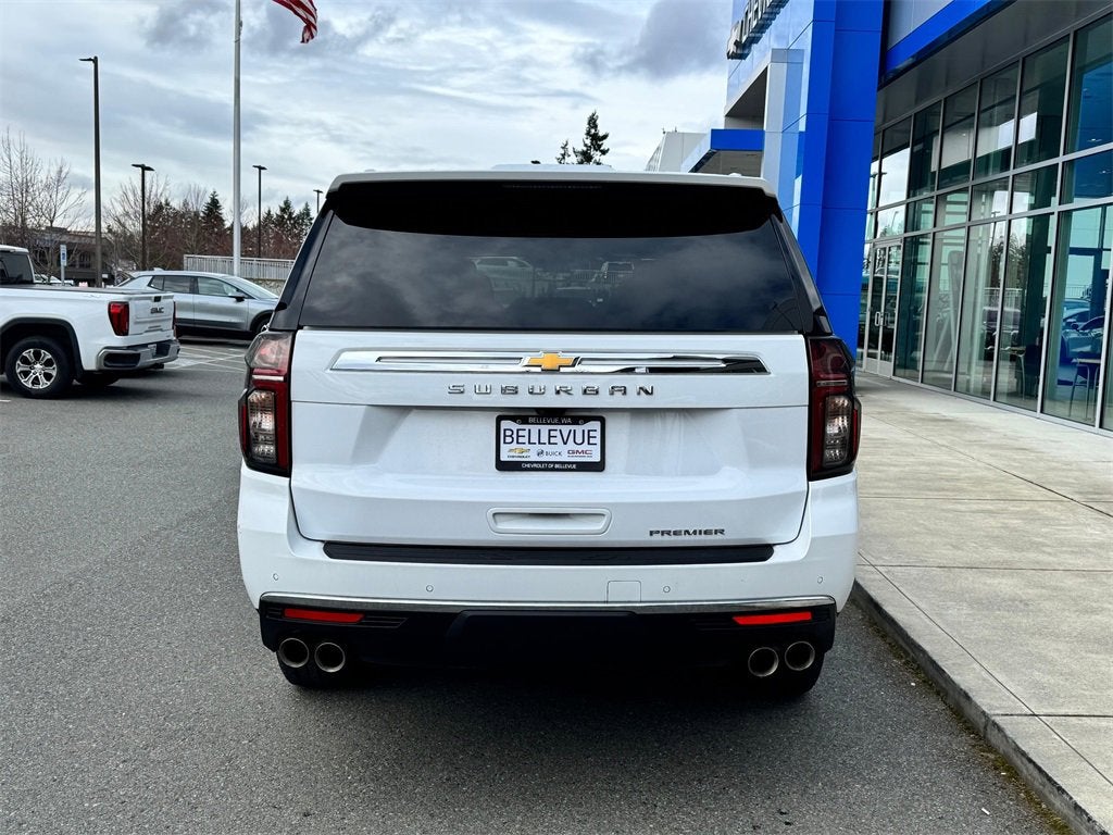 2023 Chevrolet Suburban Base