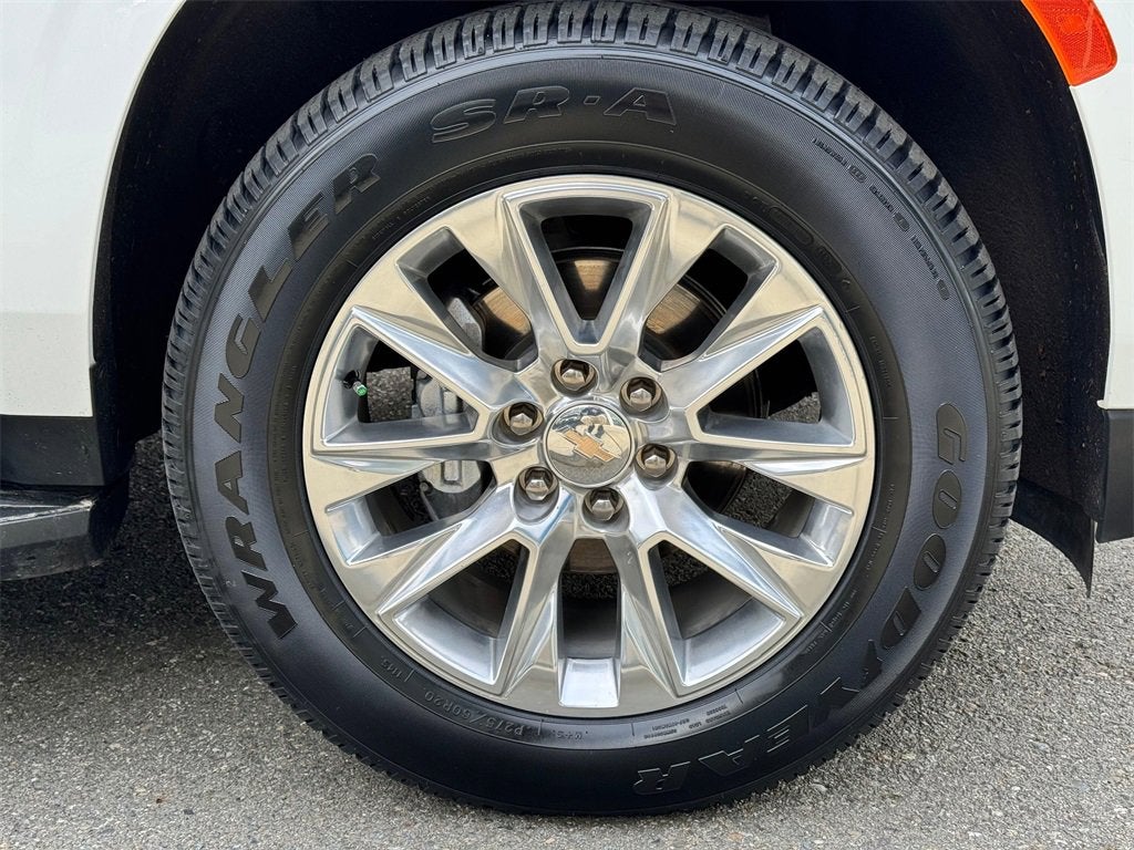 2023 Chevrolet Suburban Base