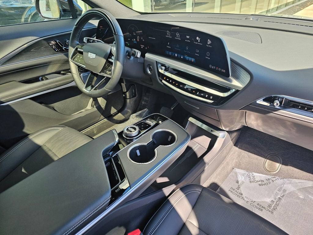 2025 Cadillac LYRIQ Base