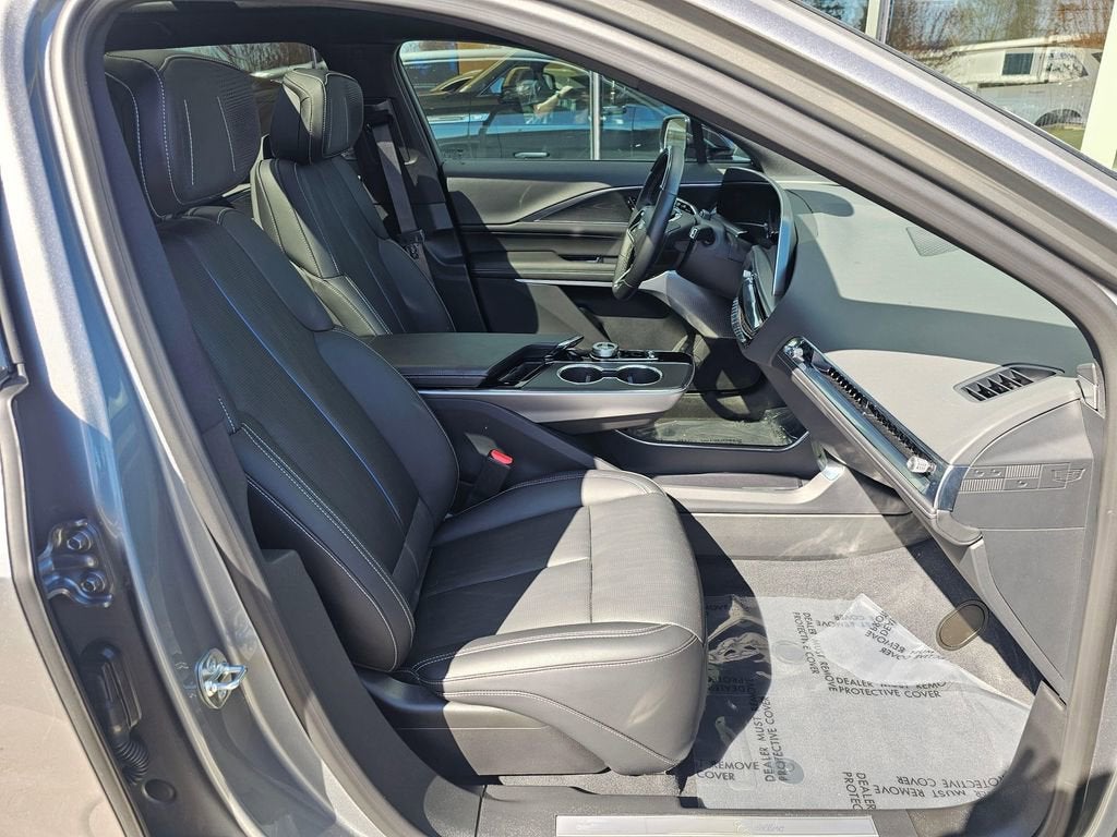 2025 Cadillac LYRIQ Base