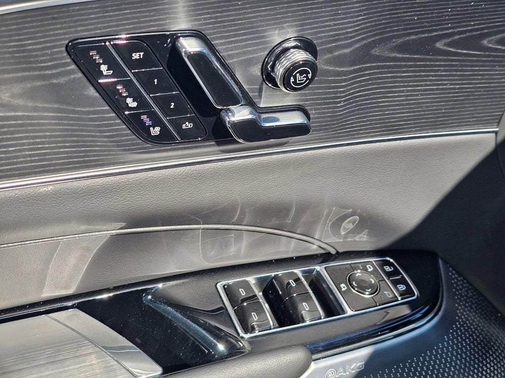 2025 Cadillac LYRIQ Base