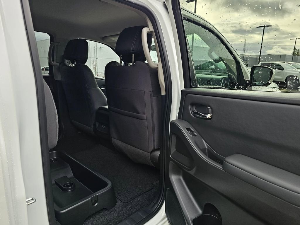 2023 Nissan Frontier Base