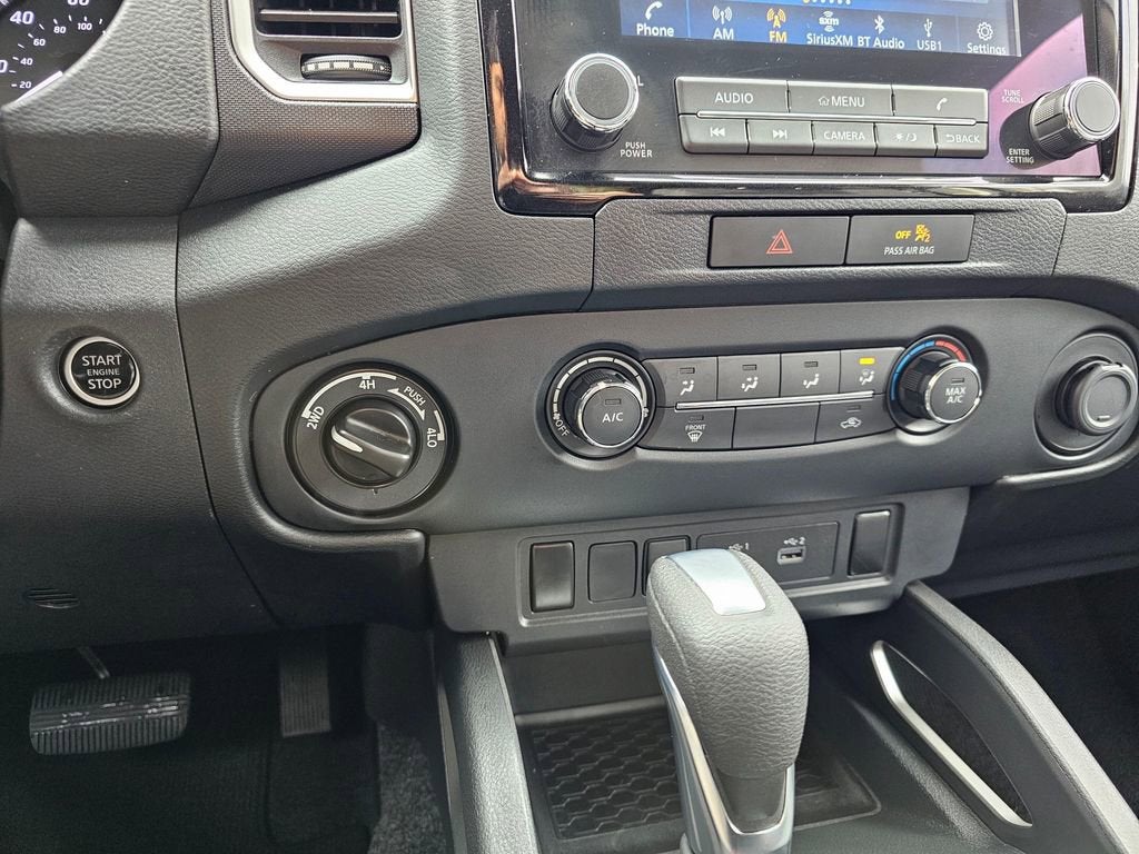 2023 Nissan Frontier Base