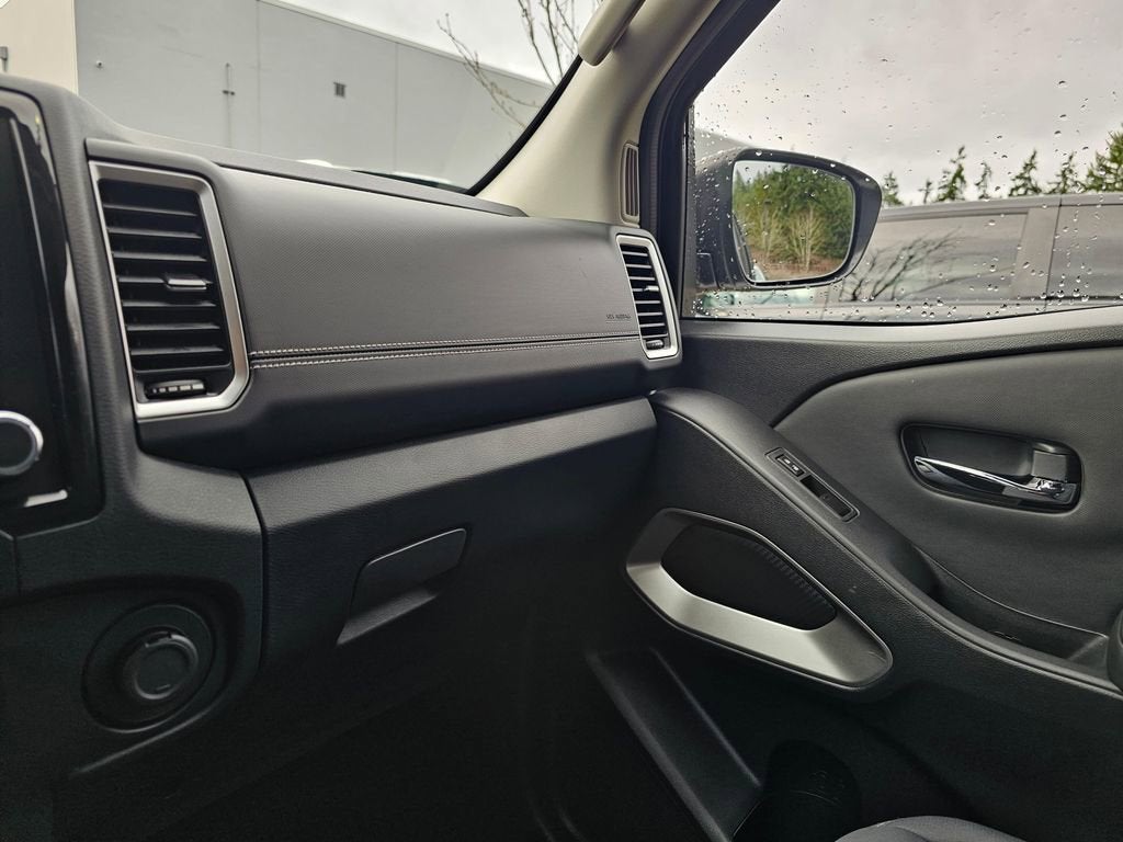 2023 Nissan Frontier Base