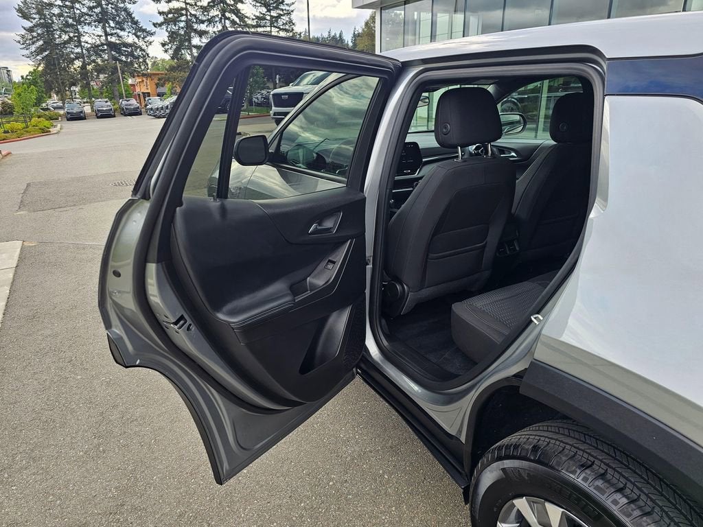 2025 Chevrolet Equinox Base