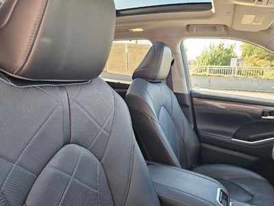 2021 Toyota Highlander Hybrid Platinum