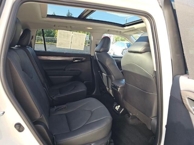 2021 Toyota Highlander Hybrid Platinum