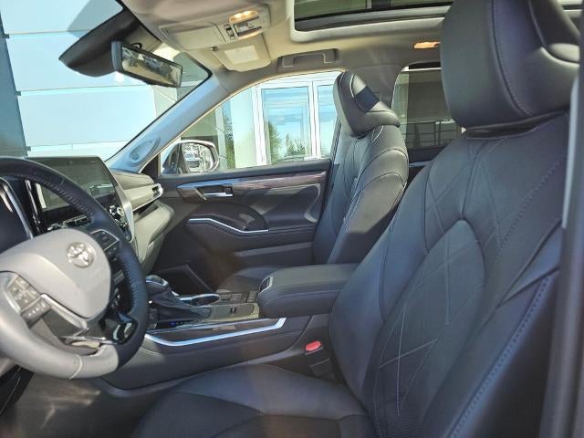 2021 Toyota Highlander Hybrid Platinum