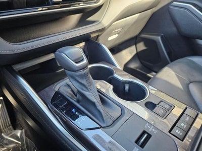 2021 Toyota Highlander Hybrid Platinum