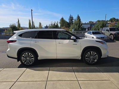 2021 Toyota Highlander Hybrid Platinum