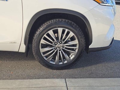 2021 Toyota Highlander Hybrid Platinum