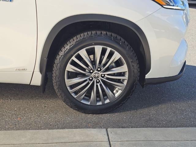 2021 Toyota Highlander Hybrid Platinum