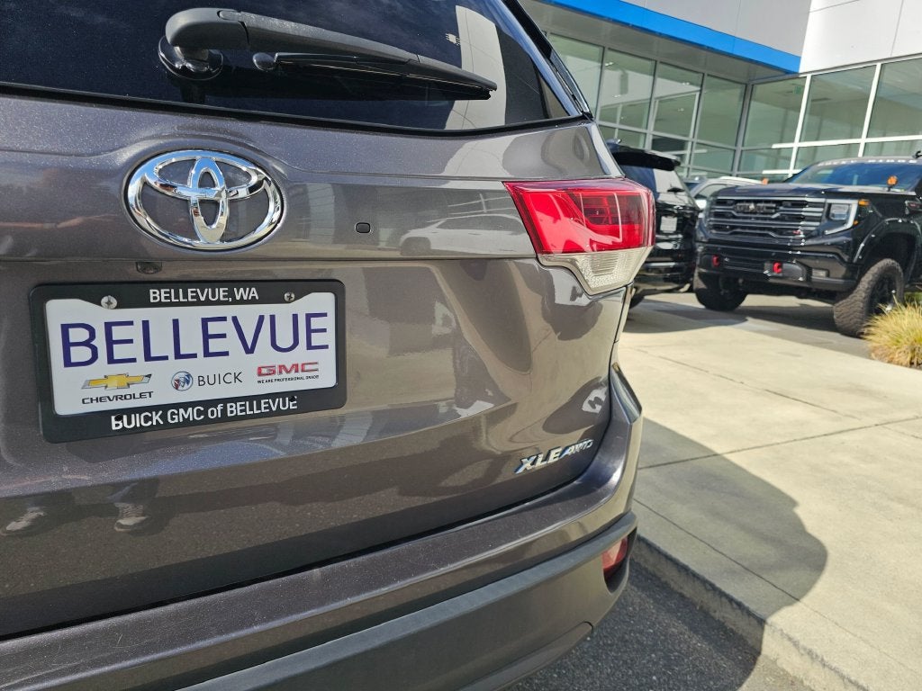 2019 Toyota Highlander Base