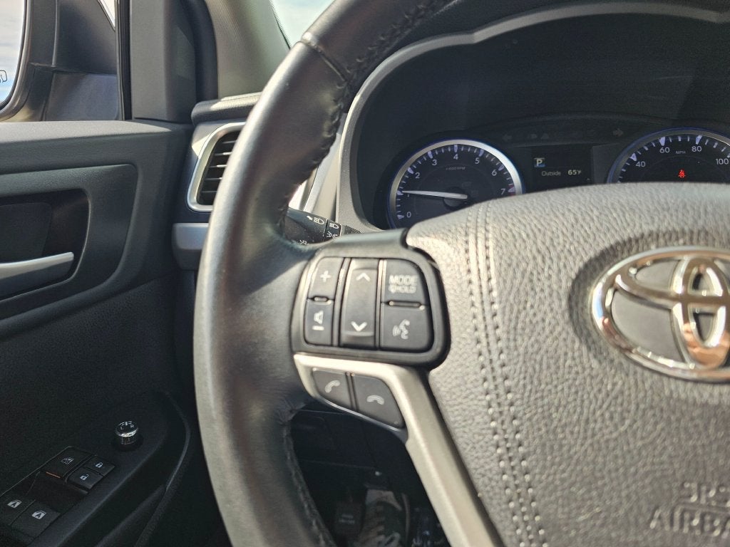 2019 Toyota Highlander Base