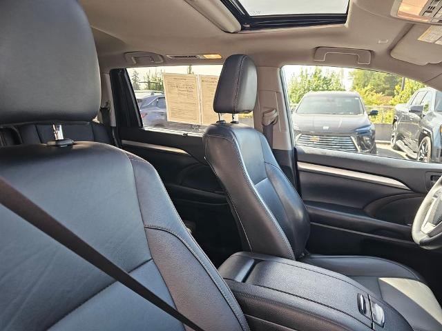 2019 Toyota Highlander SE