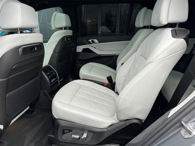 2023 BMW X7 Base