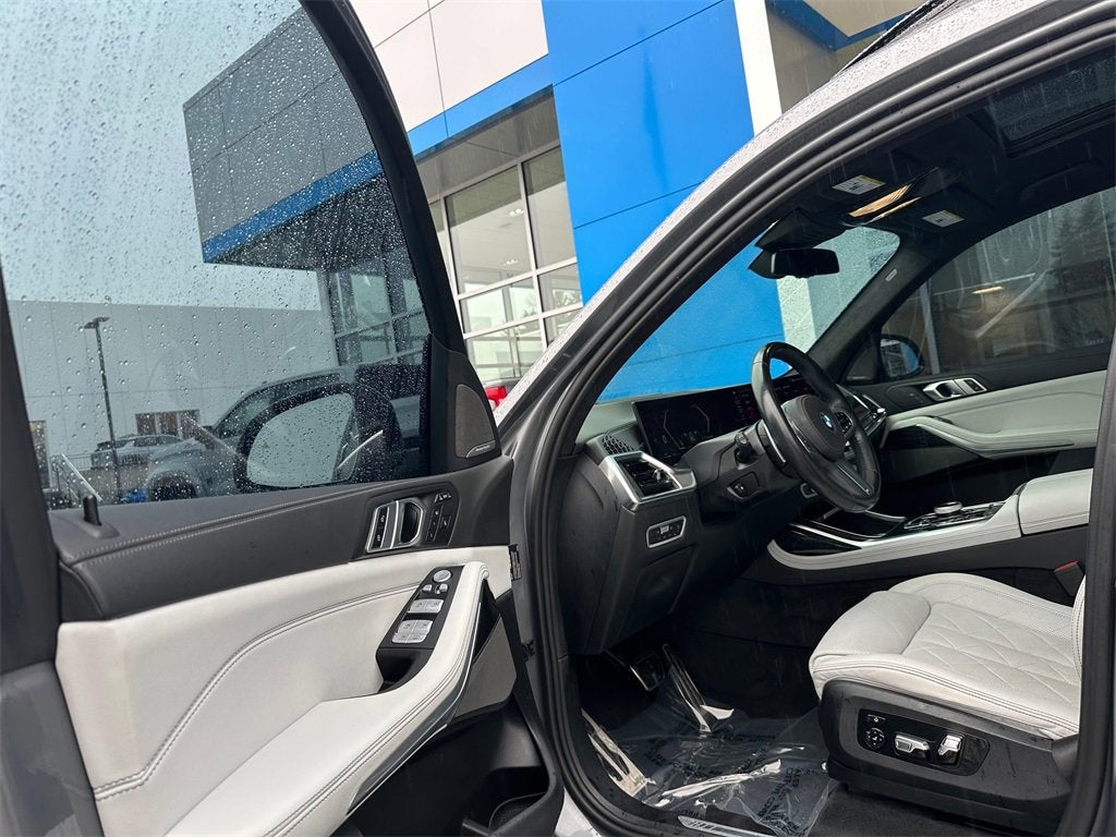 2023 BMW X7 Base