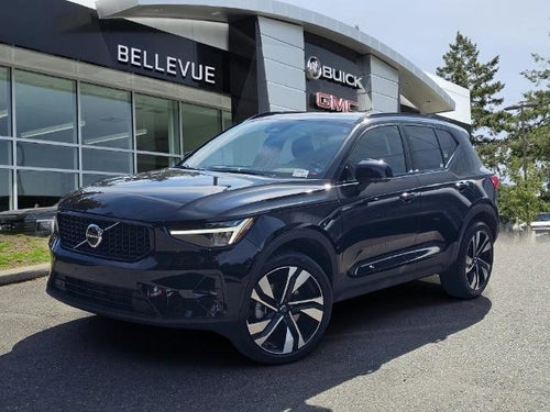 2023 Volvo XC40 Plus Dark Theme