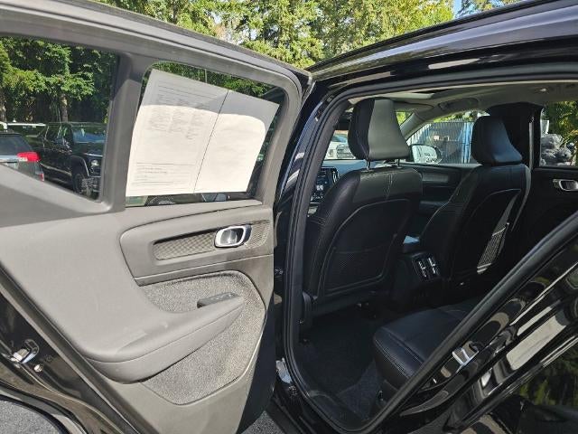 2023 Volvo XC40 Plus Dark Theme