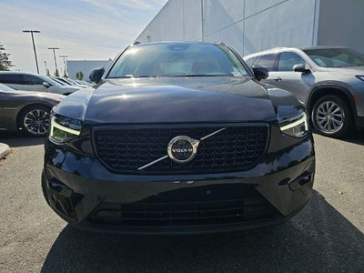2023 Volvo XC40 Plus Dark Theme