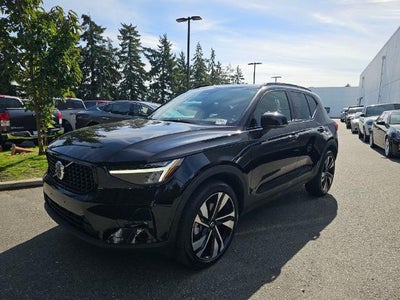 2023 Volvo XC40 Plus Dark Theme
