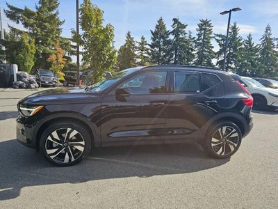 2023 Volvo XC40 Plus Dark Theme