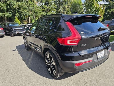2023 Volvo XC40 Plus Dark Theme