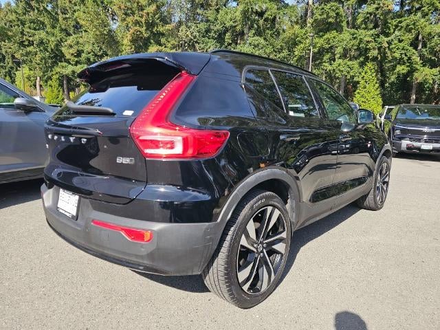 2023 Volvo XC40 Plus Dark Theme