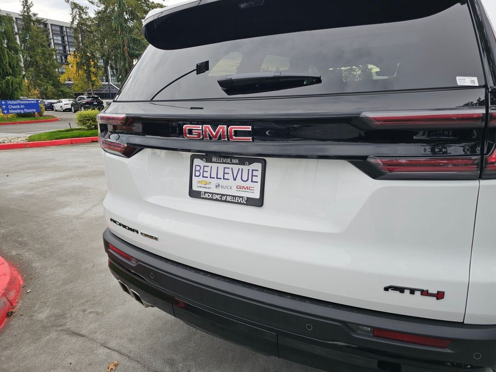 2025 GMC Acadia AT4