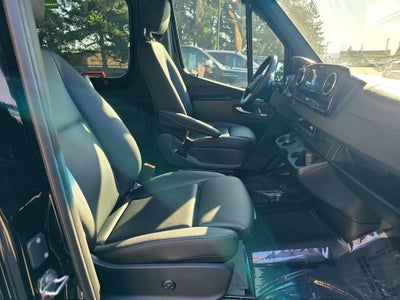 2022 Mercedes-Benz Sprinter 2500 Passenger 170 WB High Roof